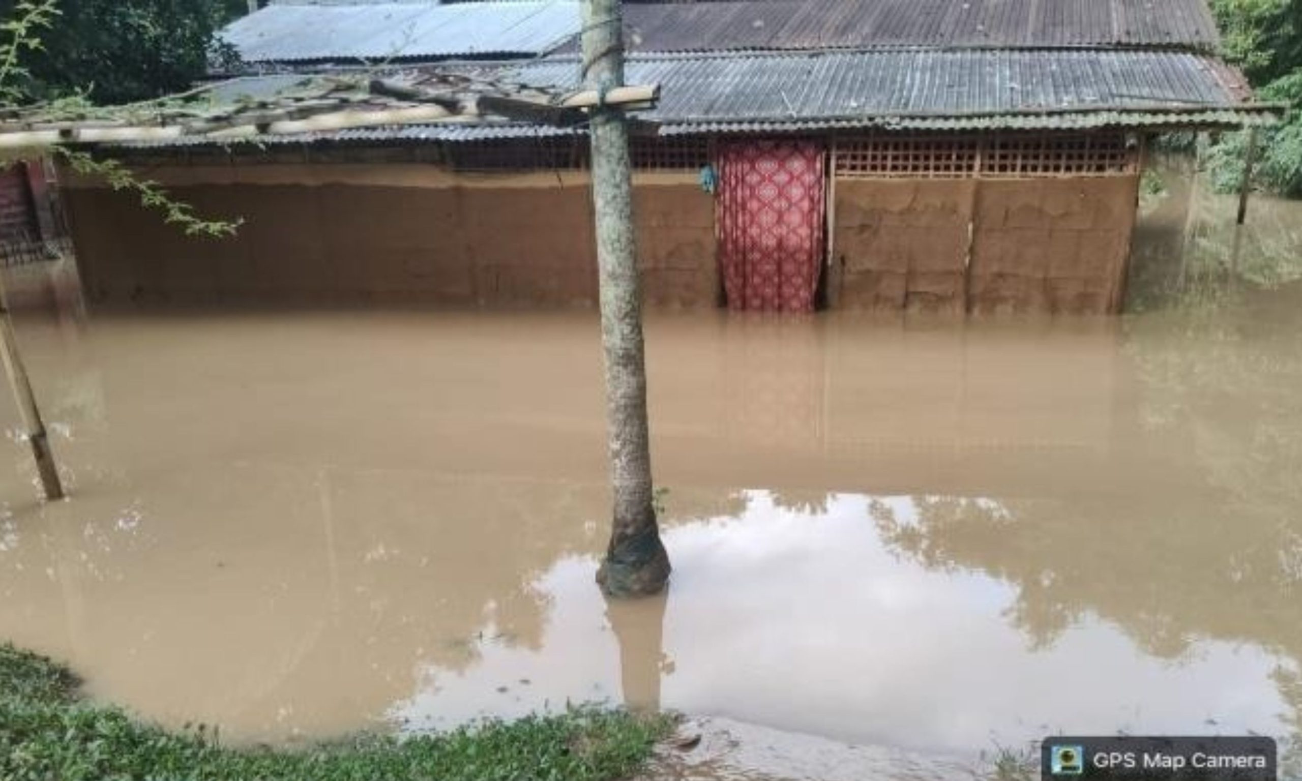 Flood damage photograph 8